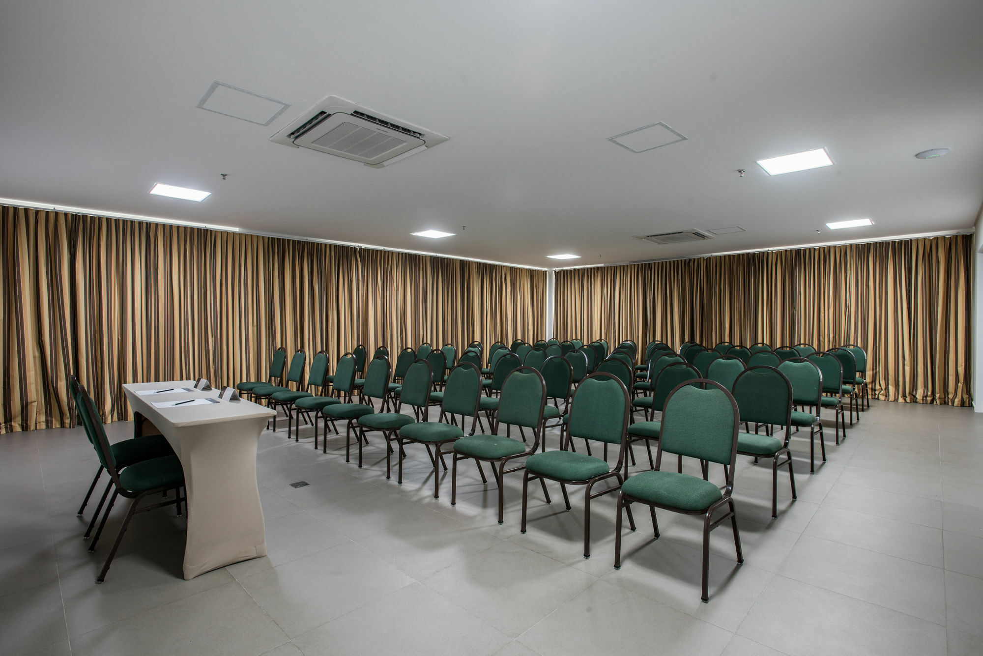 Nobile Hotel 과루자 외부 사진